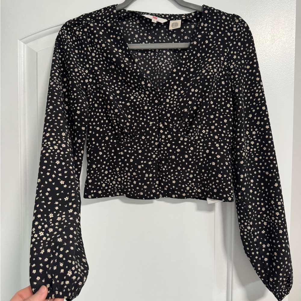 Levi's Black and White Fitted Crop Blouse
